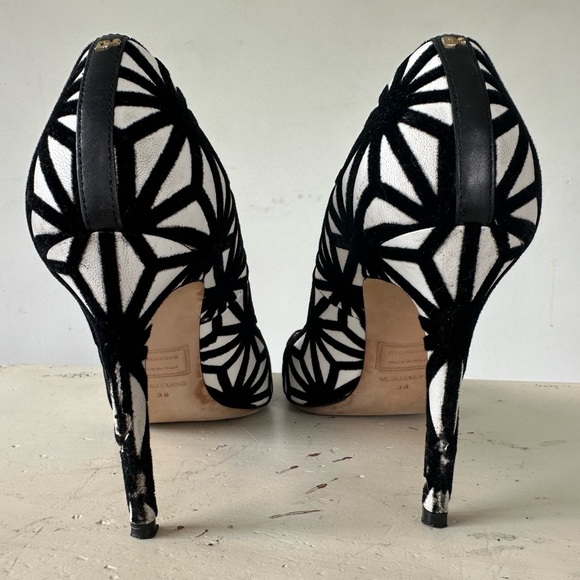 Dsquared2 Black and White Geometric Stiletto Print Pumps Women's Size 38 US 7 - Picture 11 of 13
